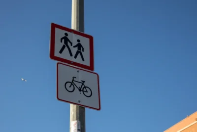 Peatones y Ciclistas en Georgia: Leyes 2026