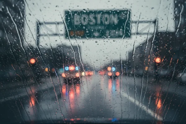 Accidentes en Boston: Nuevas Reglas 2026 Impactan Culpa