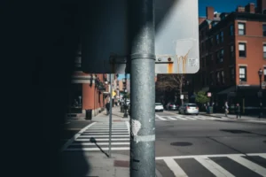 Accidentes Uber Boston: ¿Quién Paga en 2026?
